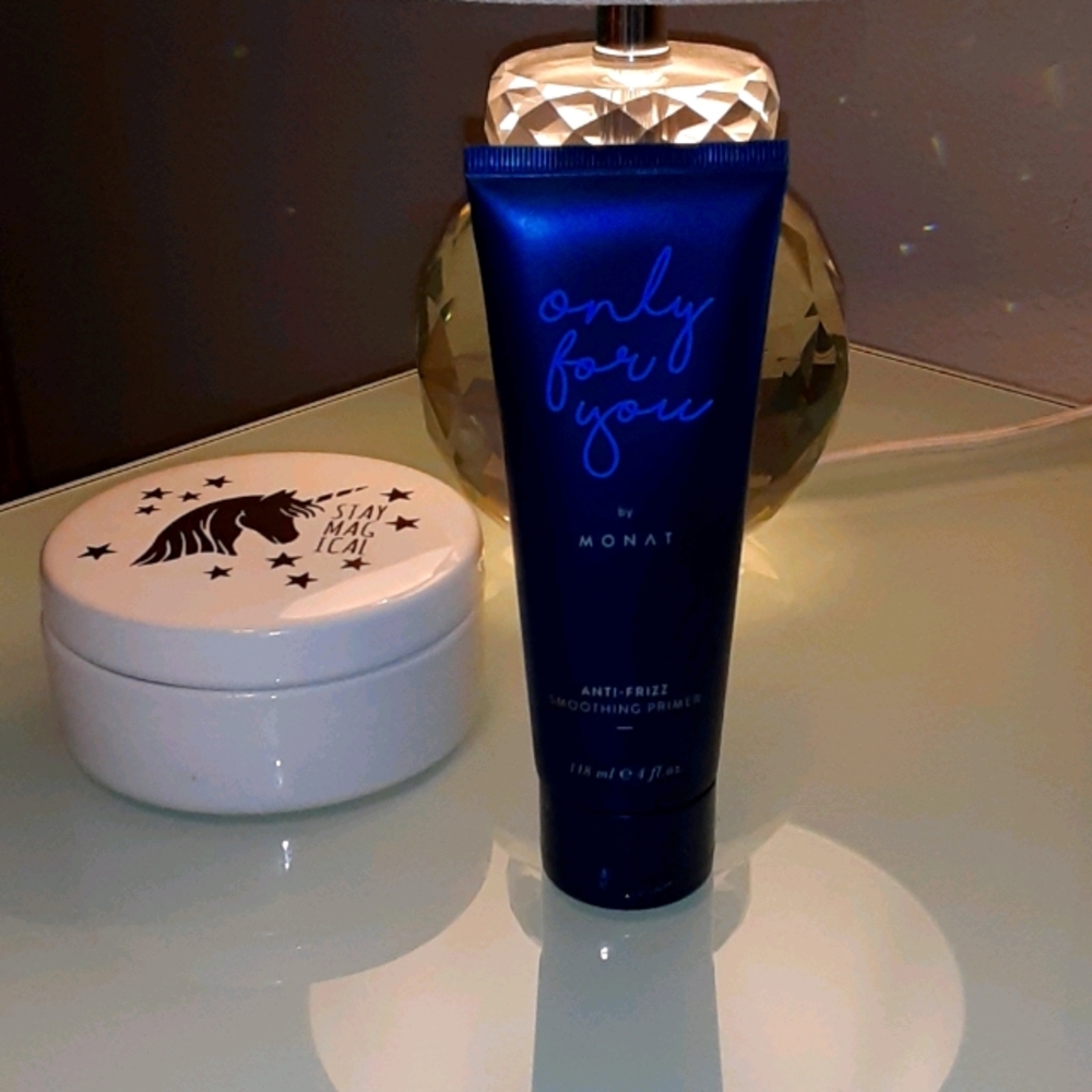 Brand New Monat Anti Frizz Smoothing Primer